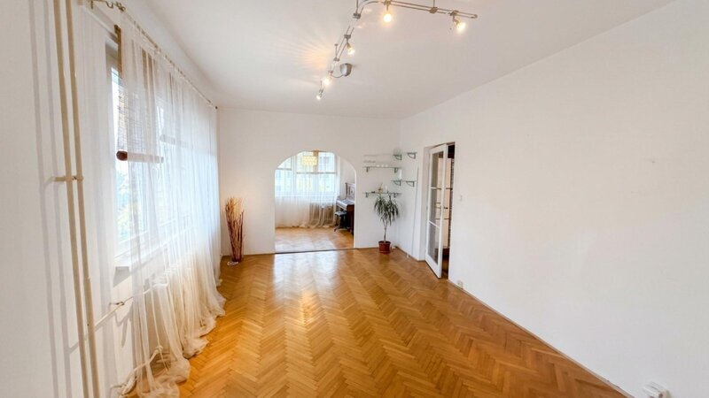 Bělehradská (2).jpg