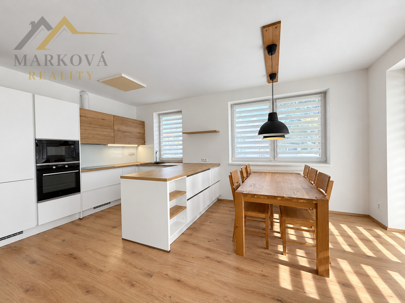 Pronájem bytu 3+kk s terasou a vlastním parkováním, 85,3 m² – náměstí Švabinského
