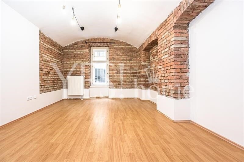 Pronájem nezařízeného kancelářského prostoru, 136 m2, Mánesova, Praha 2 - Vinohrady