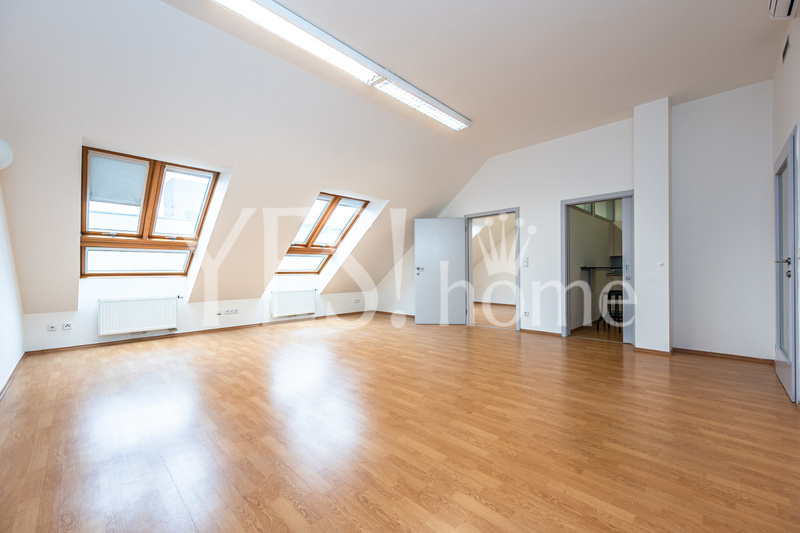 Pronájem kanceláře, 82 m2, Štefánikova, Praha 5 - Smíchov