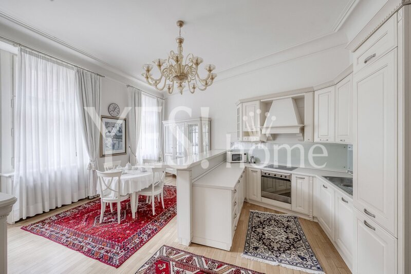 Pronájem luxusního bytu 4+kk s balkonem, 124 m2, Truhlářská, Praha 1 - Nové Město