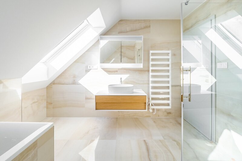 Moderní mezonetový byt 4+kk (88,52m²) se třemi terasami v centru Českých Budějovic