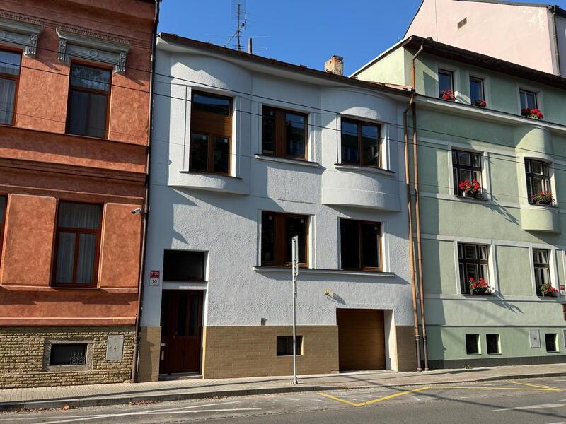 Prodej rodinného domu se dvěma samostatnými bytovými jednotkami 2+1 a 3+1 v centru Českých Budějovic